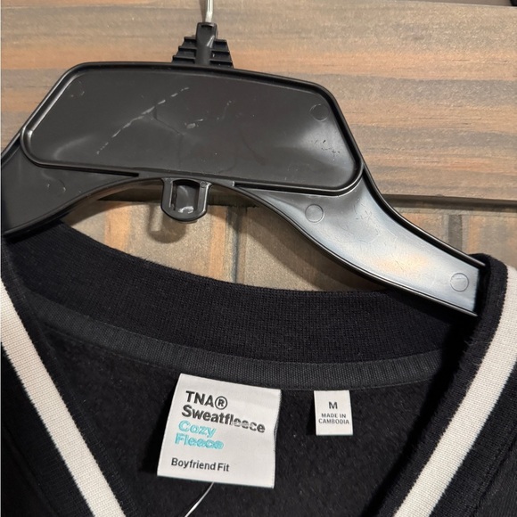 ARITZIA Black Pullover M - Picture 3 of 4